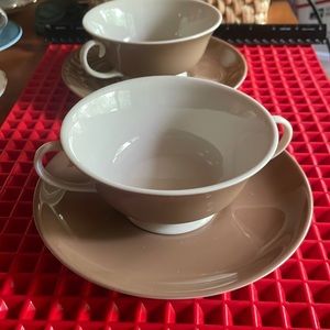 SPECTACULAR PAIR OF BROWN & WHITE TWO HANDLE LARGE TEACUPS AND SAUCERS